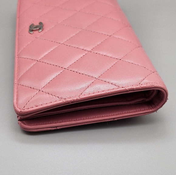 🩷CHANEL Pink Quilted Leather Wallet🩷 - Picture 7 of 16